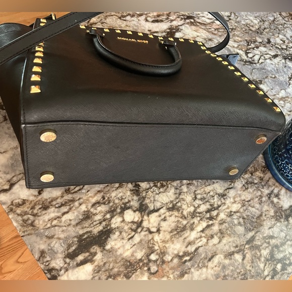 Michael Kors Studded Selma Bag Large - Picture 5 of 9